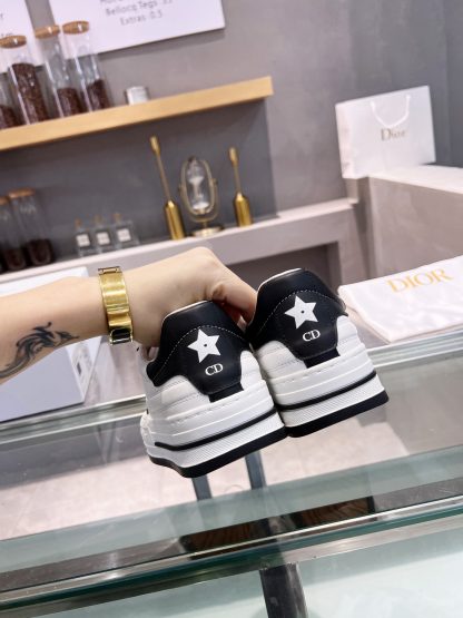 Dior's new stylish white shoes - Image 9