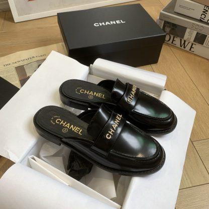 Chanel Spring and Summer New Black High-grade Diamond Buckle Letter Leather Butter Lazy Half Slipper Sandals - Image 9