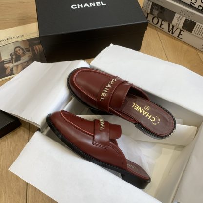 Chanel Spring and Summer New Red High-grade Diamond Buckle Letter Leather Butter Lazy Half Slipper Sandals - Image 9