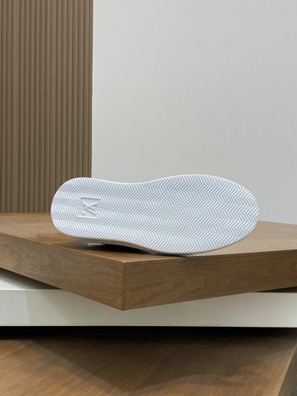 Louis Vuitton Men's Classic Casual Sneakers - Image 9