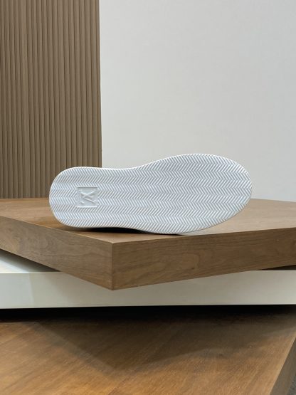 Louis Vuitton Men's Classic Casual Sneakers - Image 9