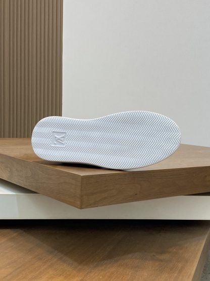 Louis Vuitton men's high-end casual sports shoes - Image 9