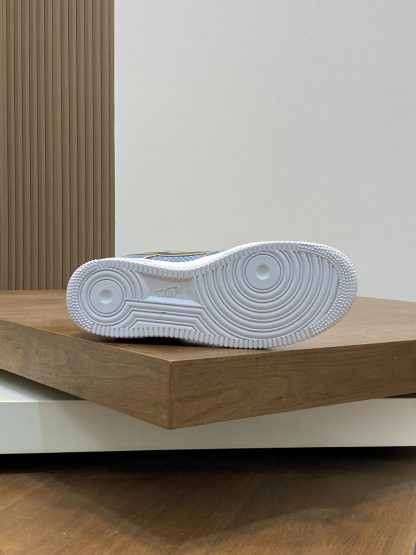 Louis Vuitton co-branded casual sneakers - Image 9
