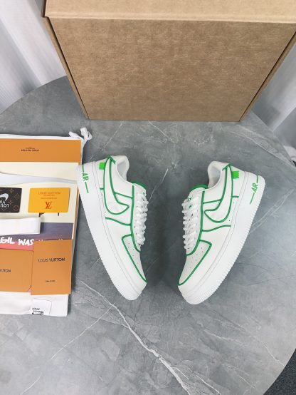 Louis Vuitton couple's co-branded sports shoes - Image 9