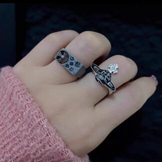 Vivienne Westwood five-pointed star full diamond Saturn ring