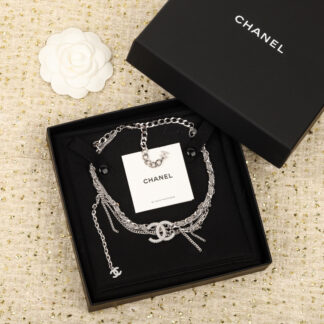 Chanel embossed irregular chain necklace
