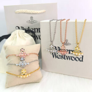 Vivienne WestwoodOONA Heart Pearl Saturn Necklace