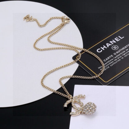 Chanel Vintage Gentle Pearl Embellished Necklace - Image 2