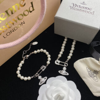 Vivienne Westwood Planet Pearl Brooch Necklace