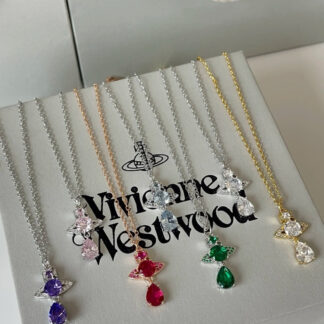 Vivienne Westwood simple and elegant necklace