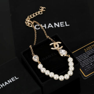 Chanel simple and generous pearl necklace