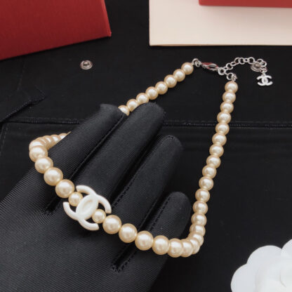 Chanel Simple Pearl Necklace - Image 2