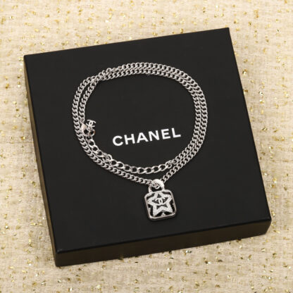 Chanel classic versatile fashion necklace