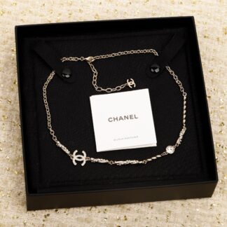 Chanel classic versatile necklace