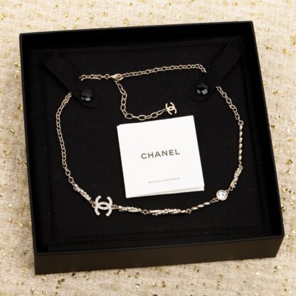 Chanel classic versatile necklace