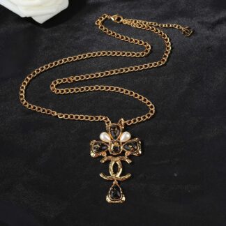 Chanel classic fashion pendant versatile necklace