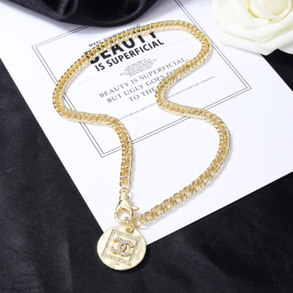 Chanel exquisite pendant fashion necklace