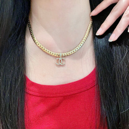 Chanel exquisite versatile necklace - Image 2