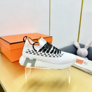 Hermès Spring and Summer Classic Couple Style British White and Orange Colorblock Sports Casual Shoes