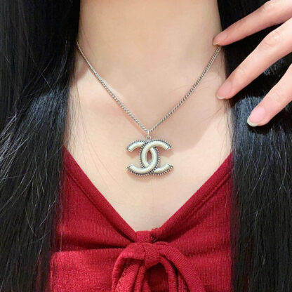 Chanel exquisite fashion vintage necklace - Image 2