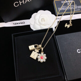 Chanel Delicate and Elegant Pendant Necklace