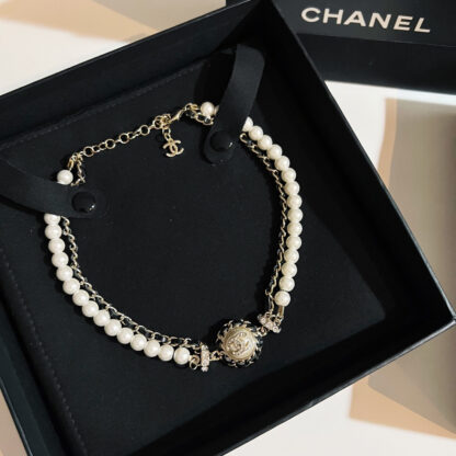 Chanel leather pearl necklace - Image 7