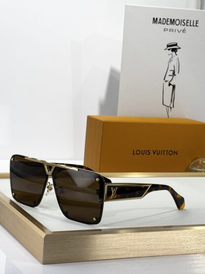 LOUIS VUITTON Fashion Sunglasses - Image 2