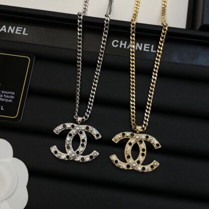 Chanel fashionable and versatile necklace