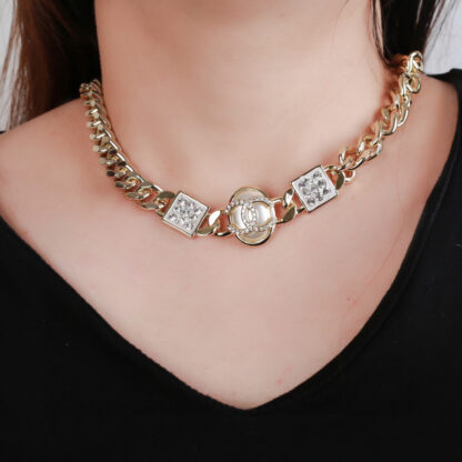Chanel Fashion Texture Necklace - Image 2