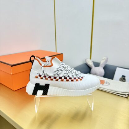 Hermès Spring and Summer Classic Couple Style British White, Orange and Black Colorblock Sports Casual Shoes