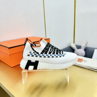 Hermès Spring and Summer Classic Couples British Style White, Black and Orange Colorblock Sports Casual Shoes