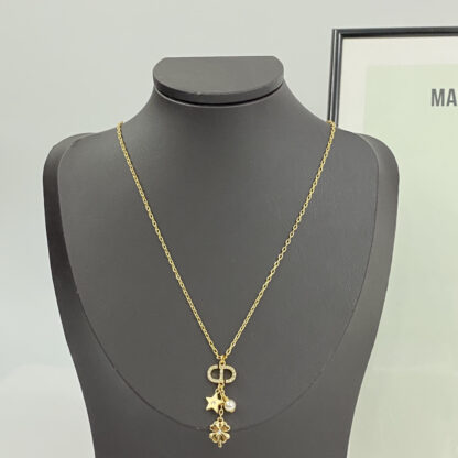 Chanel four-leaf clover pearl pendant necklace - Image 2