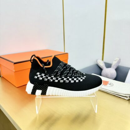 Hermès Spring/Summer Black, White and Orange Couple Classic Sports Shoes