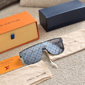 LOUIS VUITTON Fashion Sunglasses
