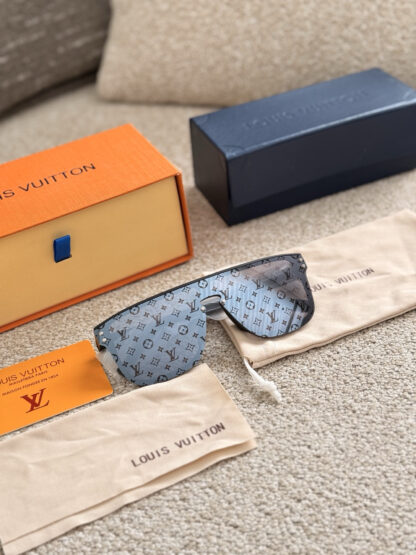 LOUIS VUITTON Fashion Sunglasses - Image 2