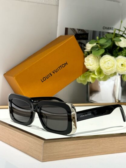LOUIS VUITTON Fashion Sunglasses
