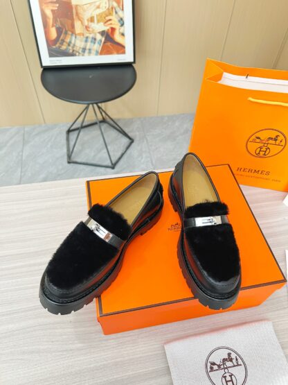 Hermès black comfortable trendy leather loafers