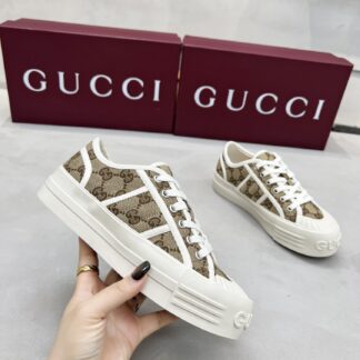 Gucci classic design German training elements catwalk model