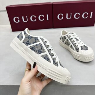 Gucci classic design German training elements catwalk model