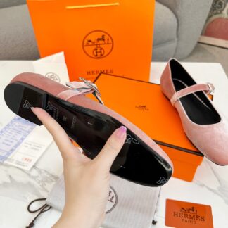 Hermès new light pink handmade comfortable trendy loafers