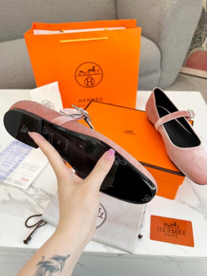 Hermès new light pink handmade comfortable trendy loafers