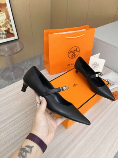 Hermès black holiday essentials comfortable loafers