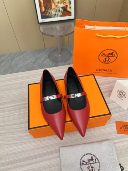 Hermès red thick heels are a must-have for a vacation