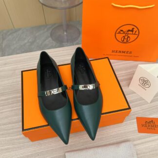 Hermès dark green thick heeled comfortable loafers are a must-have for vacation