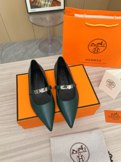 Hermès dark green thick heeled comfortable loafers are a must-have for vacation