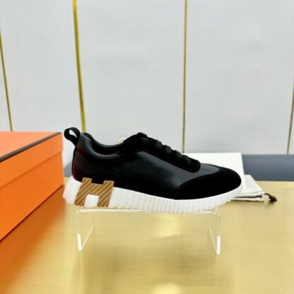 Hermes Spring and Summer Couple's Black and White Apricot Color Matching Sports Casual Shoes