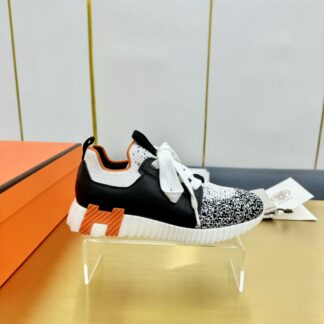 Hermes Spring and Summer Couples White and Black Color Matching Breathable and Durable Sports Casual Shoes