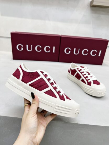 Gucci classic design German training elements catwalk model