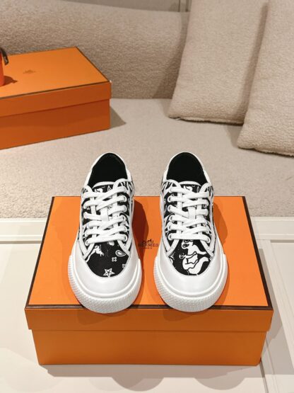Hermes couple black and white fashion retro casual skateboard shoes