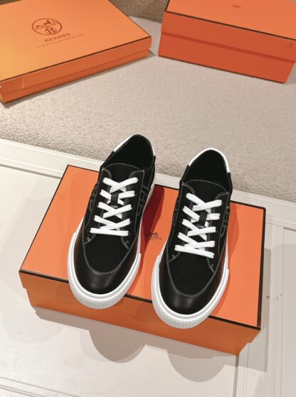 Hermes black and white couple's stylish casual skateboard shoes